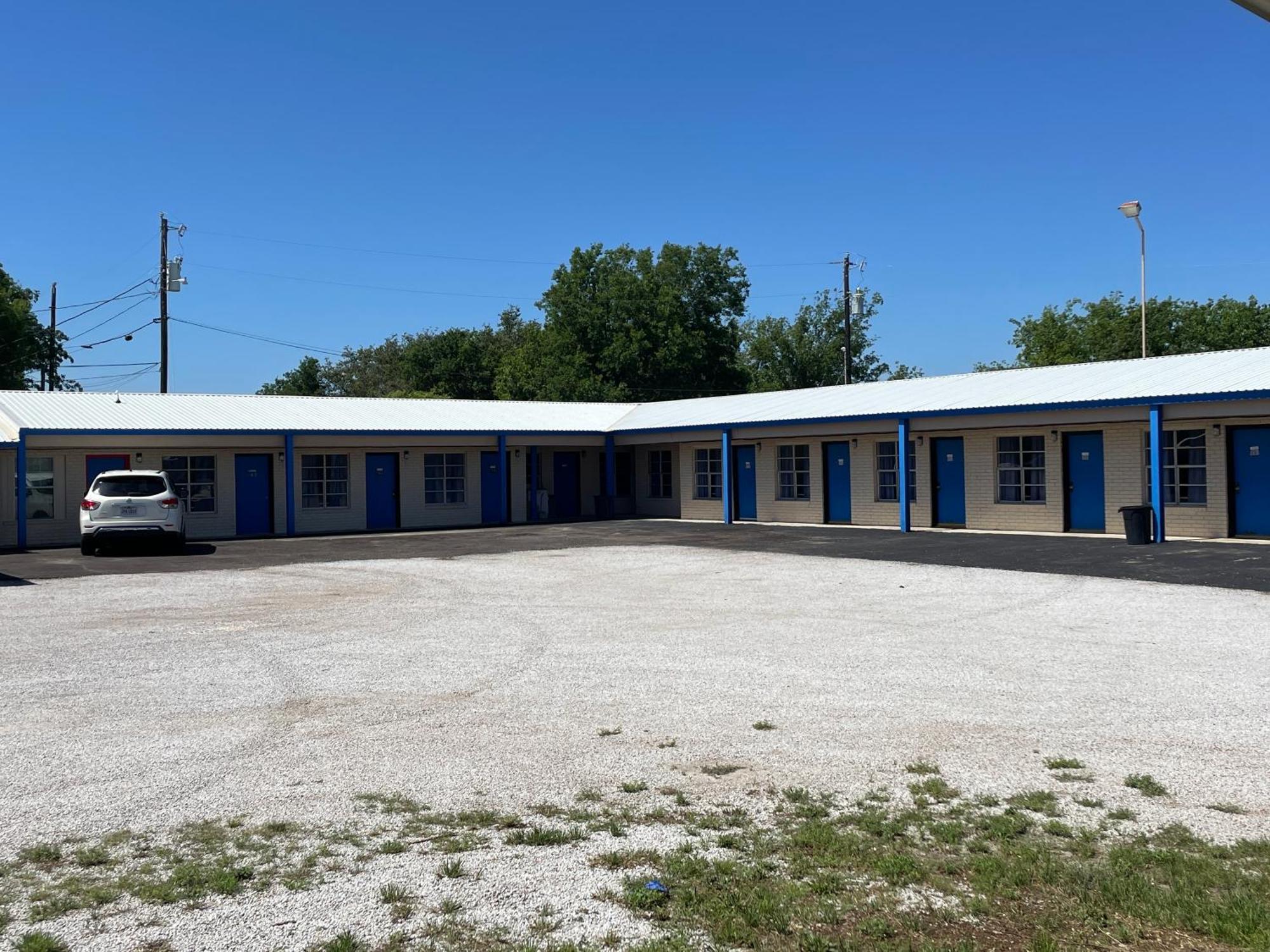 Relax Inn Goldthwaite Exterior photo